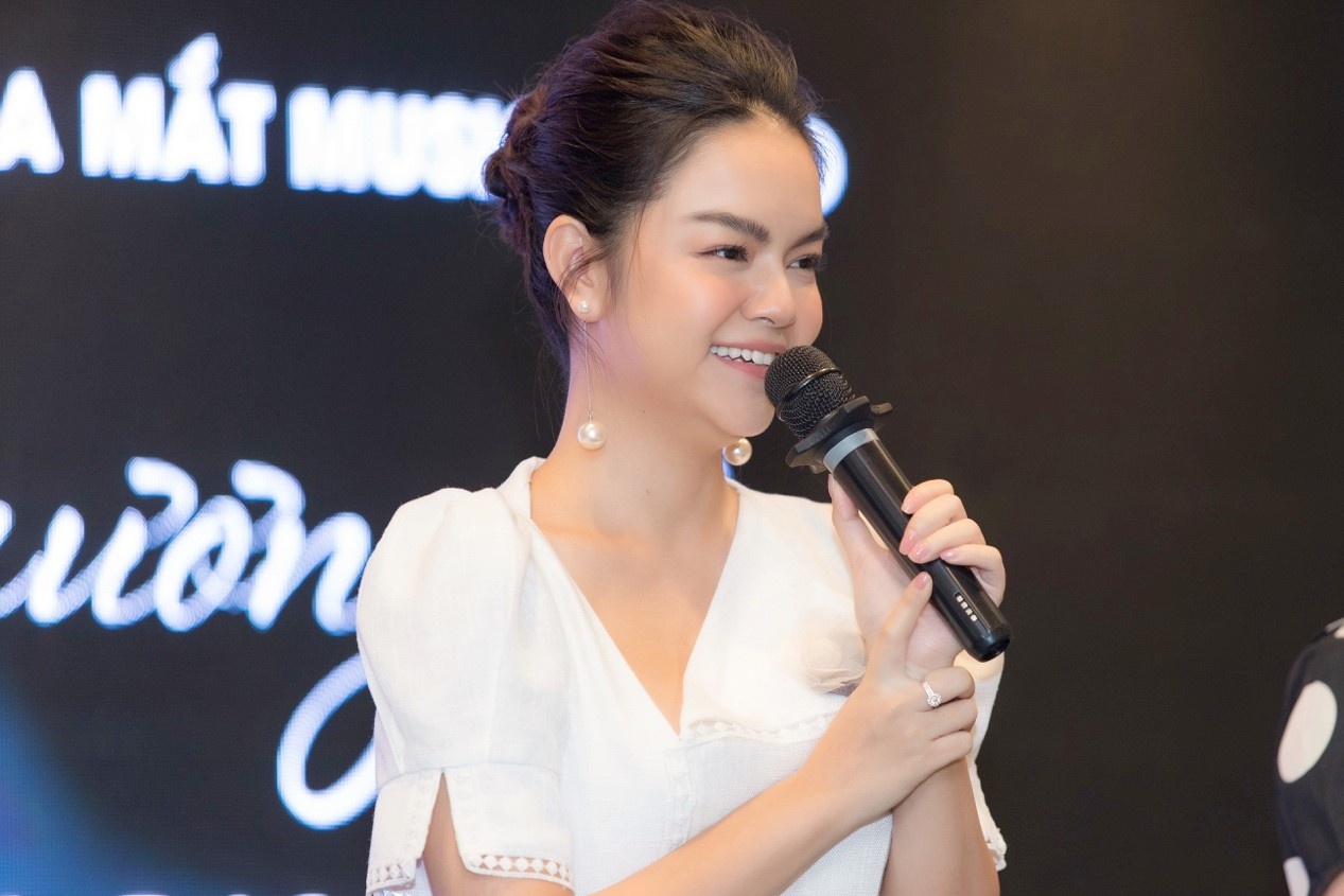 Pham Quynh Anh: ‘Me phai can dam, con moi tu tin’ hinh anh