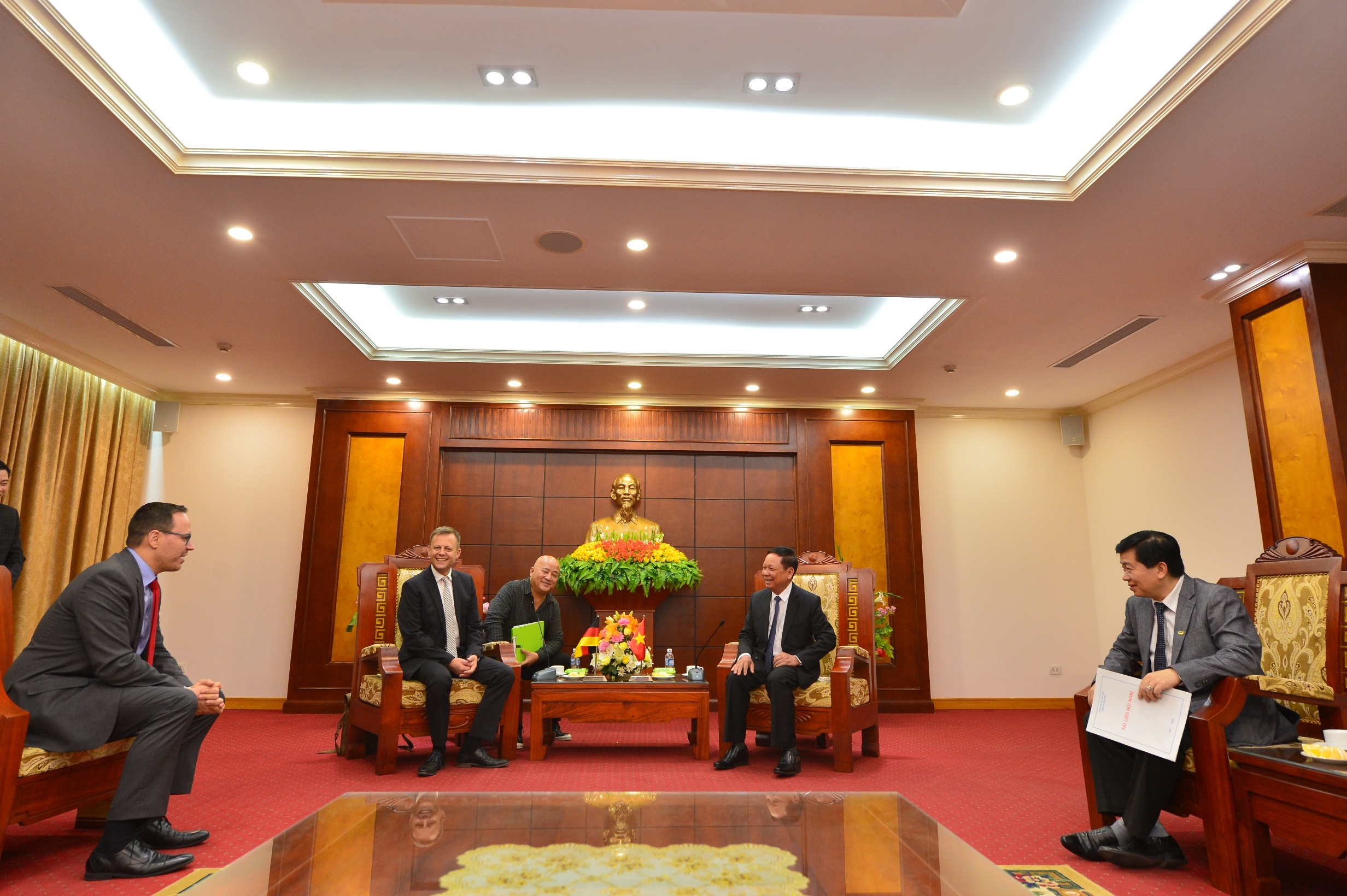 Nha may nuoc mat song Duong anh 5