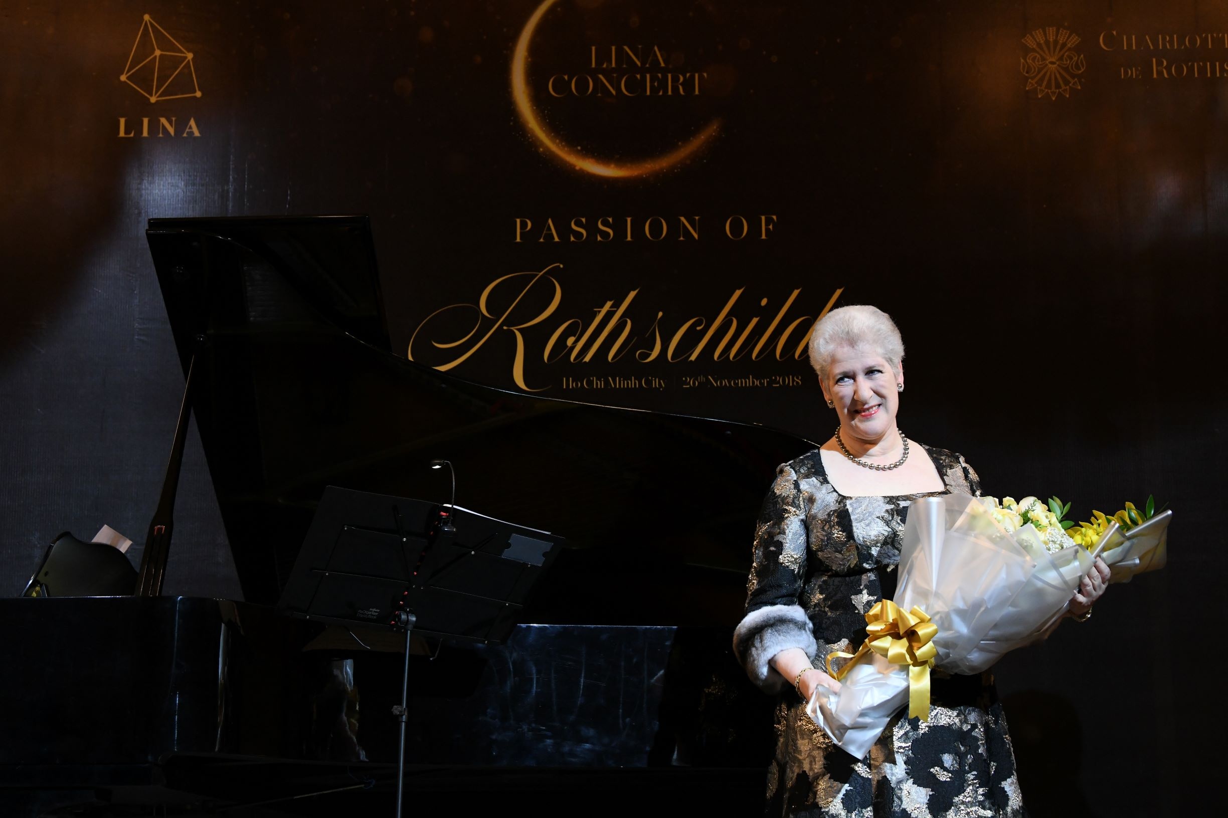 Nu Nam tuoc Charlotte de Rothschild lan dau bieu dien tai Viet Nam hinh anh