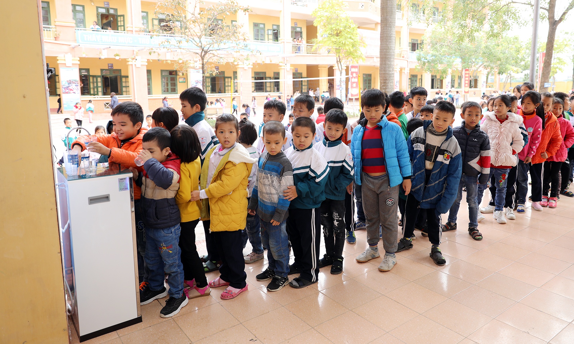 Tap doan dien tu Asanzo anh 6