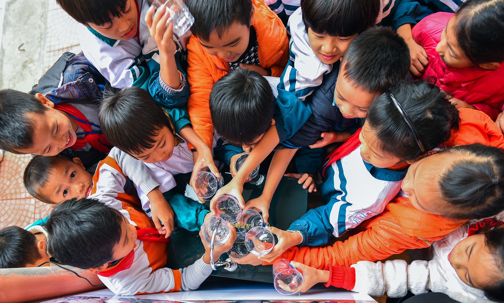 Tap doan dien tu Asanzo anh 9