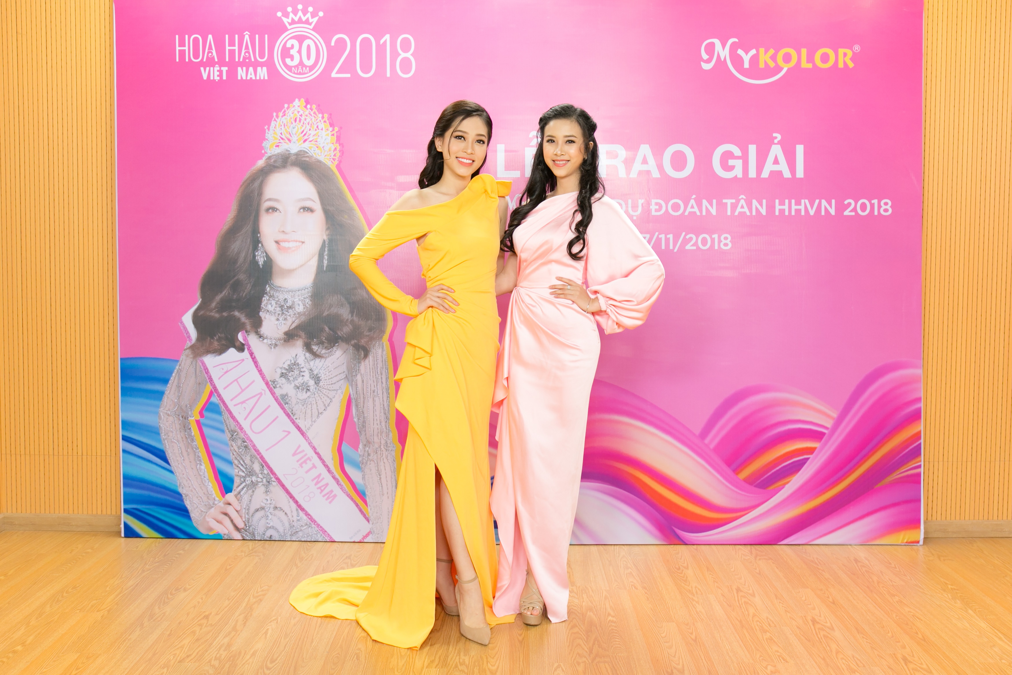 A hau Phuong Nga, Thuy An rang ro tai su kien 'Du doan tan HHVN 2018' hinh anh