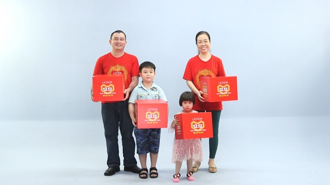 Video - Bai hoc kinh doanh cua tieu thuong thoi cong nghe hinh anh