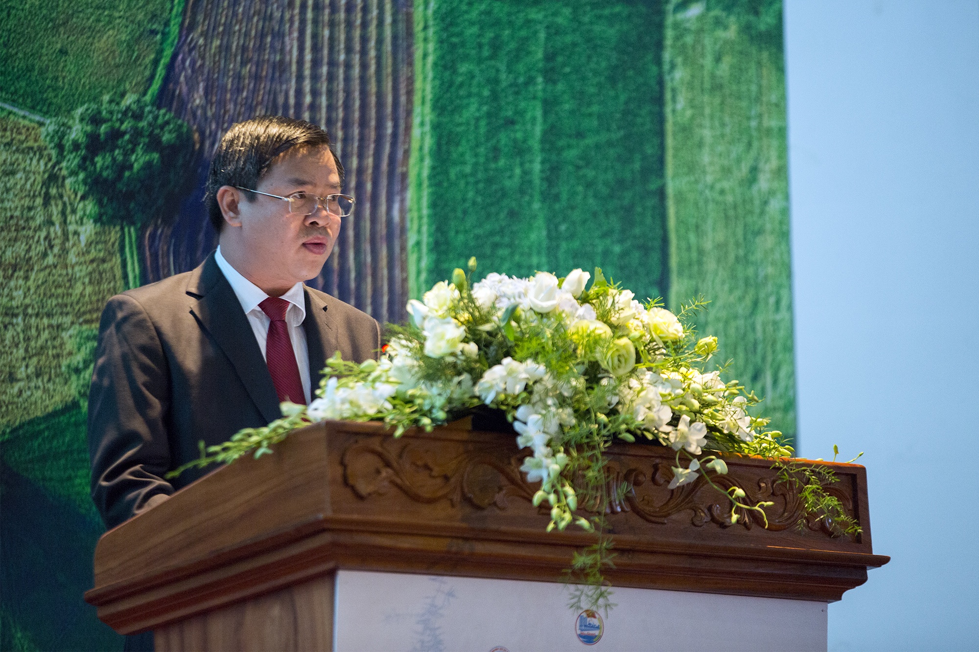 Hon 400 nha khoa hoc va doanh nghiep du Dien dan Kinh te xanh 2018 hinh anh