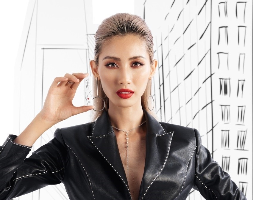 4 mau son cho quy co hien dai trong BST 'IT Girl Collection' hinh anh