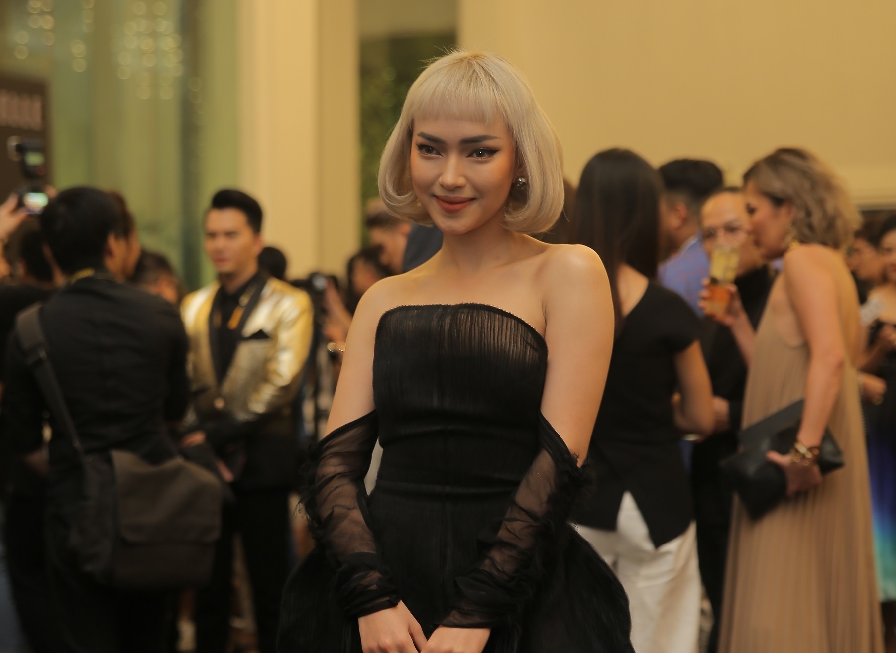 Thanh Hang dien menswear, Chau Bui ca tinh du show thoi trang hinh anh