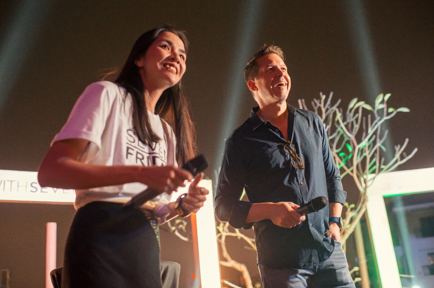 Ong chu SevenFriday hoi ngo gioi yeu dong ho tai Ha Noi hinh anh