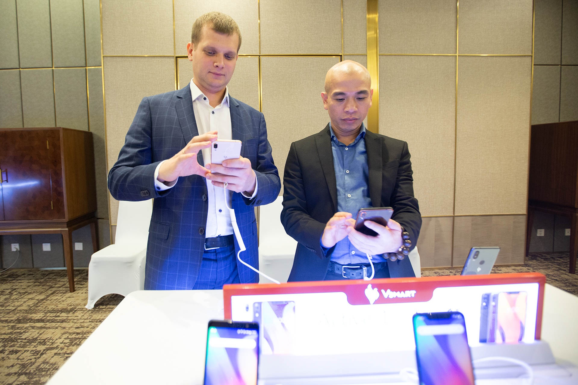 Dien thoai Vsmart anh 5