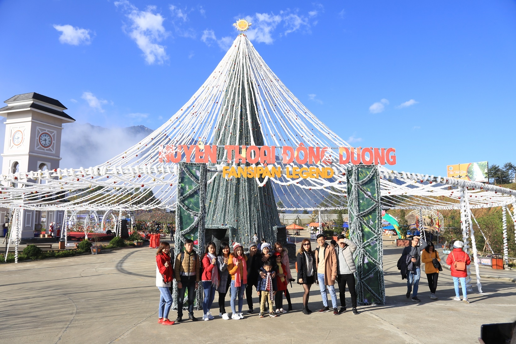 Don Giang sinh phong cach chau Au tai Sun World Fansipan Legend hinh anh