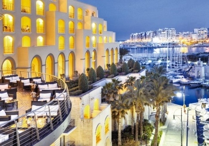 Dau tu dinh cu chau Au mot lan cho ca 4 the he hinh anh