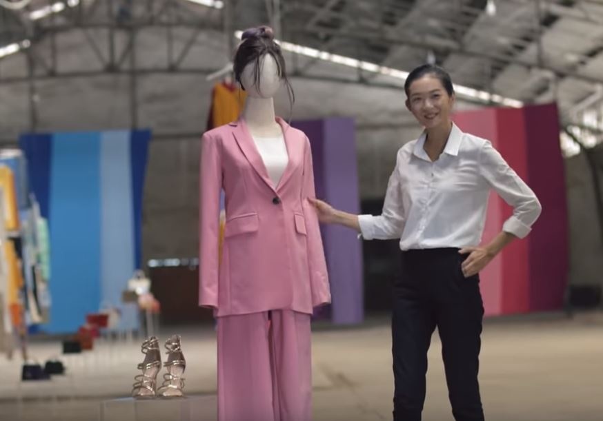 Video: Look the way you feel - De ve dep toa ngoi cam xuc hinh anh