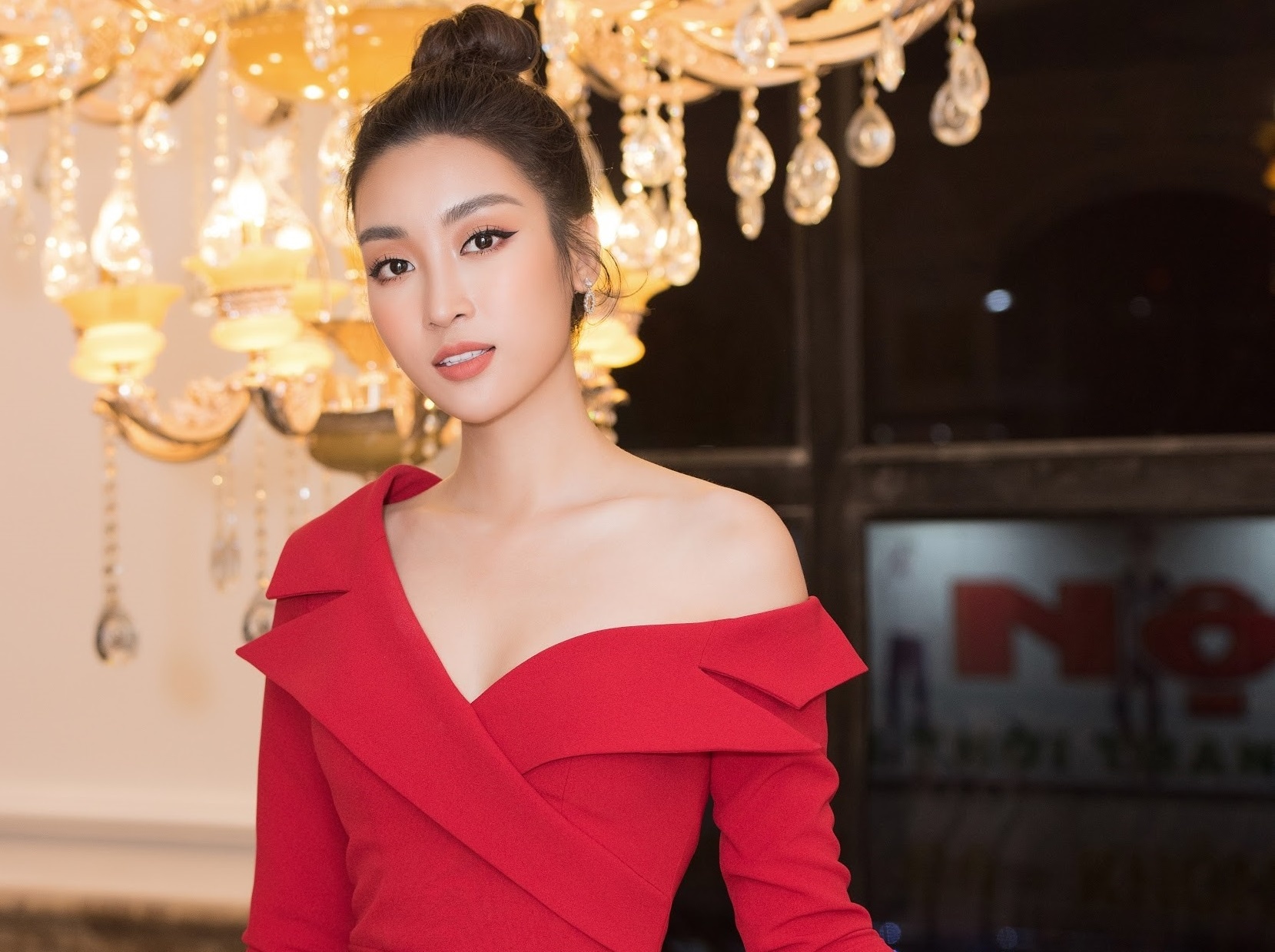 Hoa hau Do My Linh rang ngoi trong su kien tai Binh Duong hinh anh