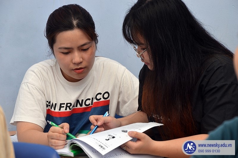 Lop tieng Trung giao tiep tai trung tam NewSky TP.HCM hinh anh