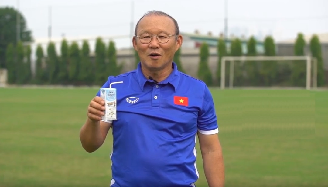 Video - HLV Park Hang-seo lam dai su thuong hieu VPMilk hinh anh