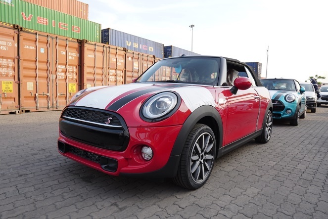 Mini Convertible phien ban moi cap cang Sai Gon hinh anh