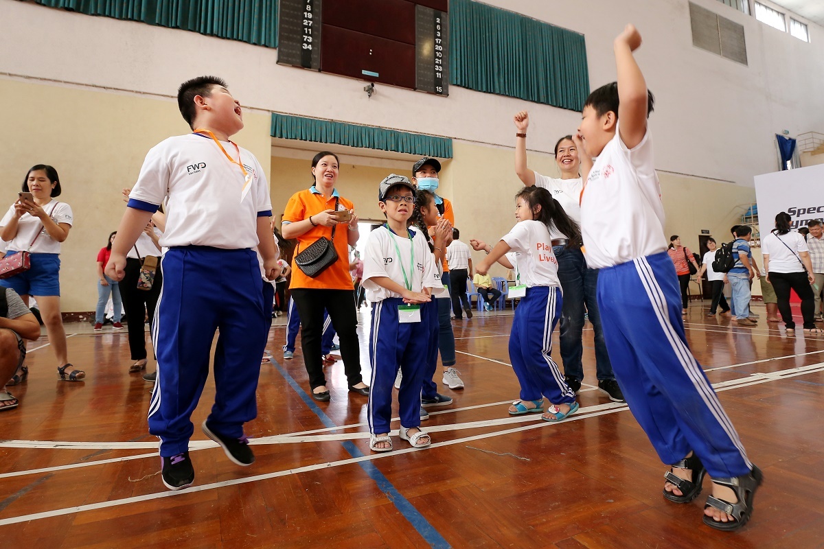 The thao hoa nhap - nguon nang luong moi cho tre em thieu nang tri tue hinh anh