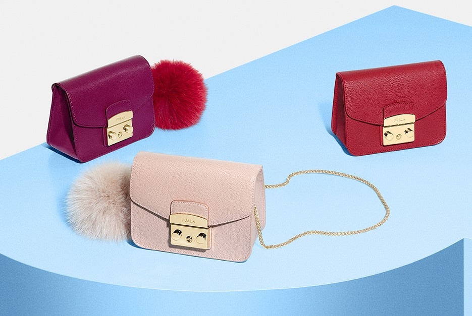 Nhung mau giay, tui hang hieu cho quy co dip cuoi nam hinh anh