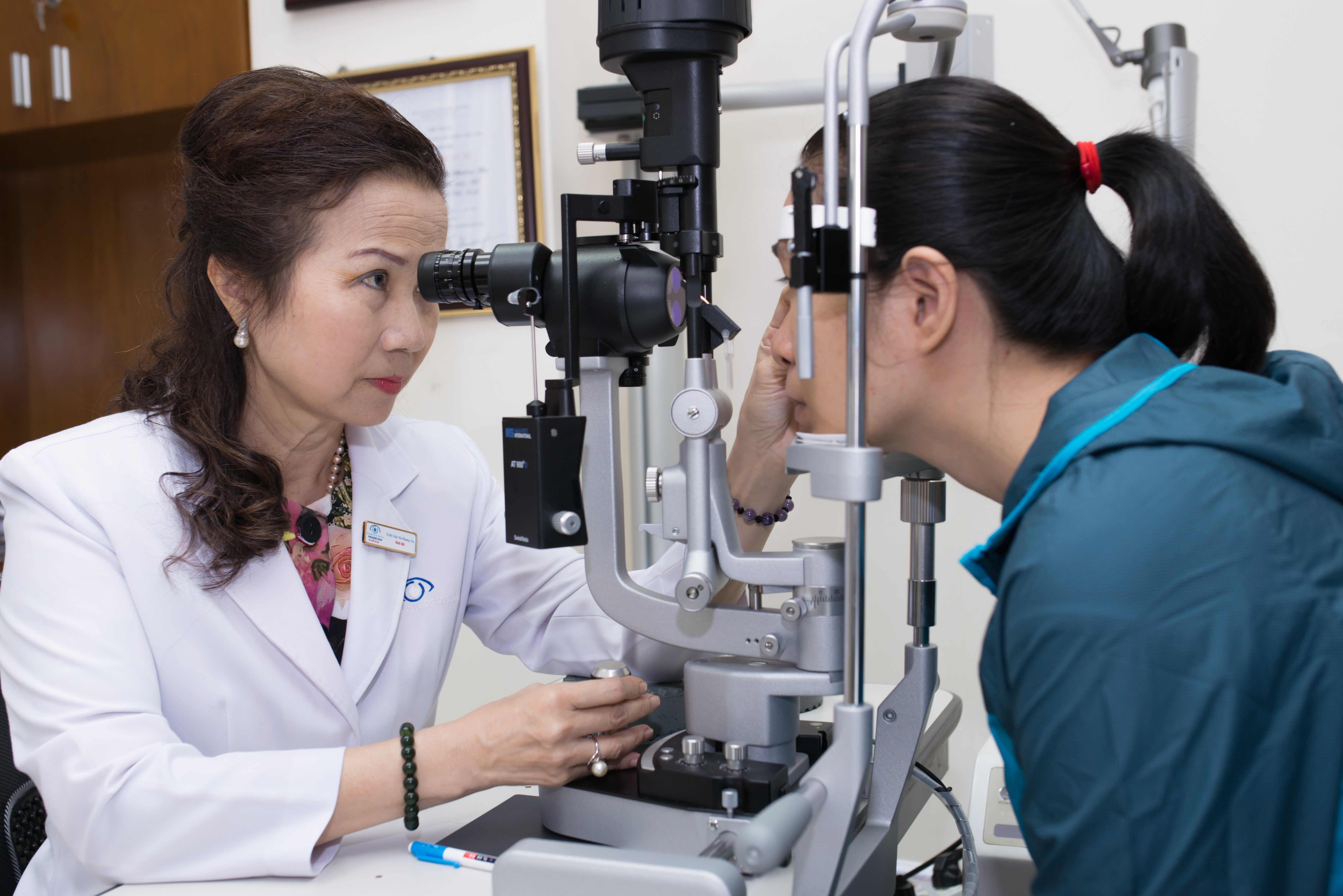 Benh vien mat KTC Phuong Nam ap dung ky thuat moi hinh anh