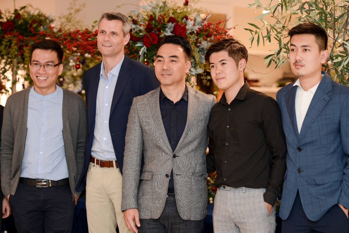 Khong khi Giang sinh tran ngap CDC Home Design Center hinh anh