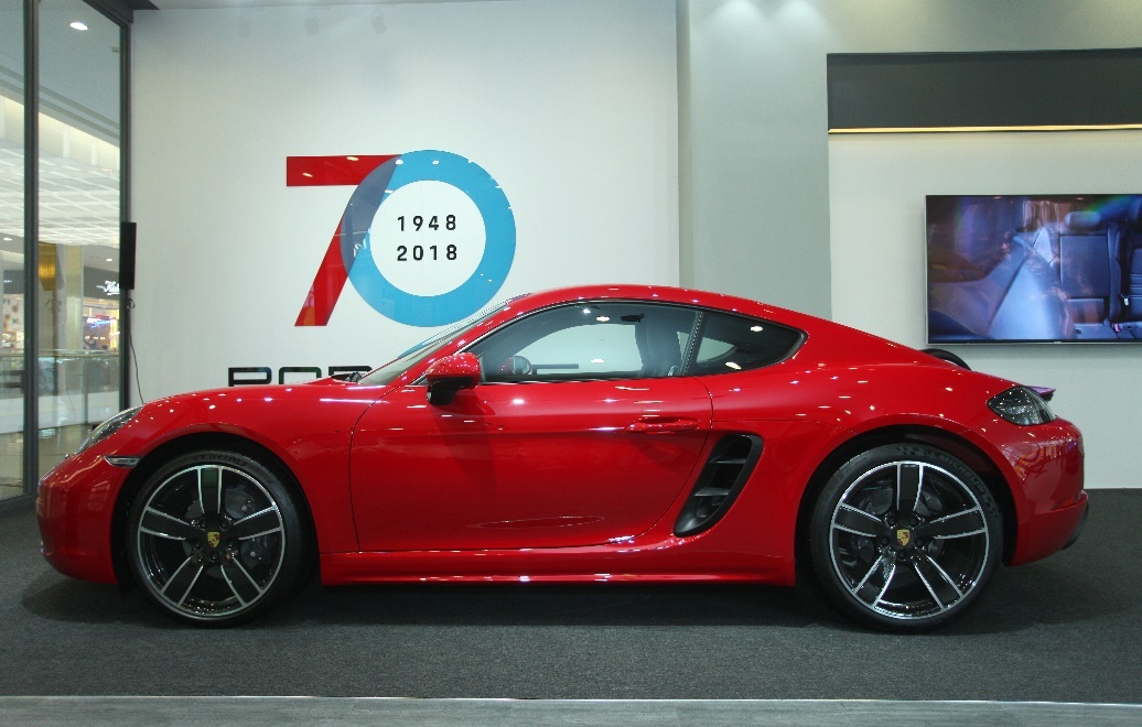 Trai nghiem khoang lai cua xe Porsche tai Sai Gon hinh anh