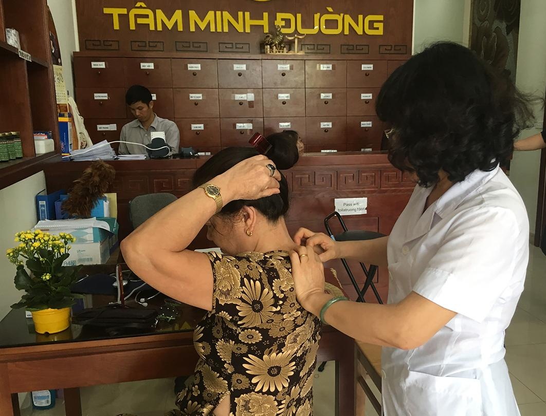 5 bai thuoc nam ho tro dieu tri thoai hoa dot song co hinh anh