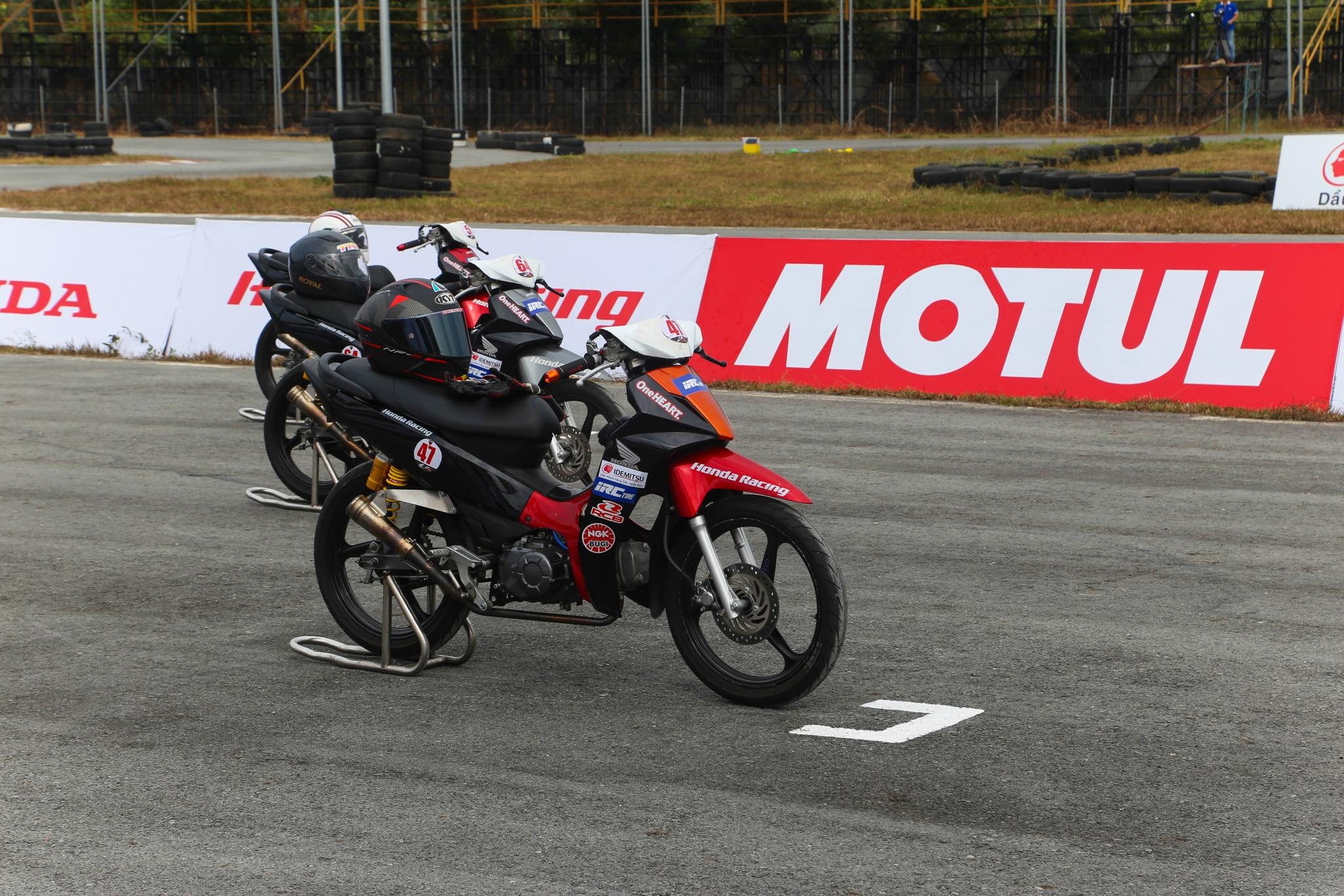Motul anh 2