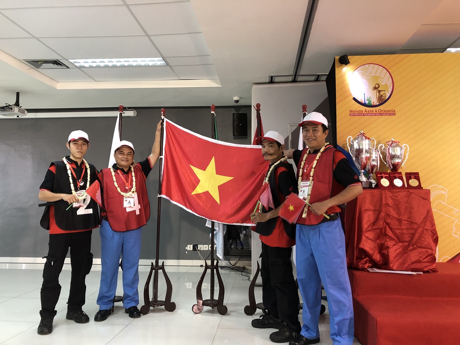 Honda VN tiep tuc thanh cong tai hoi thi ky thuat vien dich vu gioi hinh anh