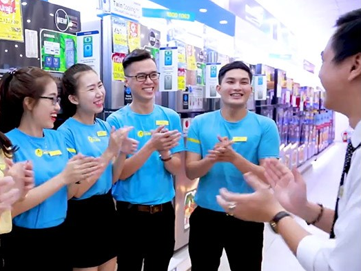 The Gioi Di Dong tuyen 2.000 nhan vien dip can Tet hinh anh