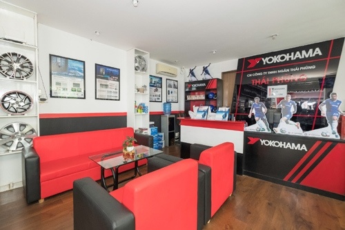 YCN Thai Phung ngap tran khuyen mai cho nguoi dan Tay Ninh hinh anh