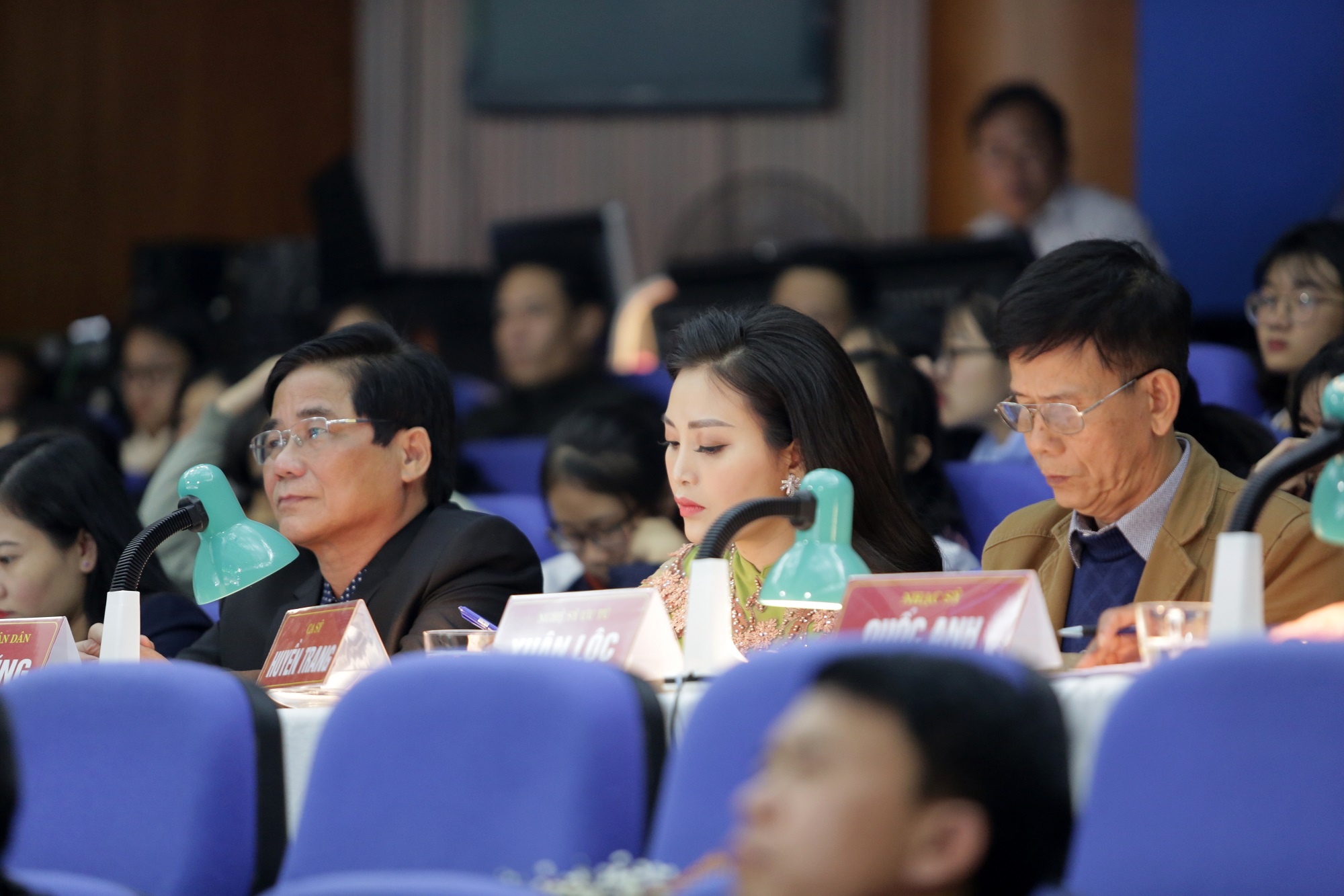 Ca sĩ Huyền Trang ảnh 2 Ca si Huyen Trang anh 2