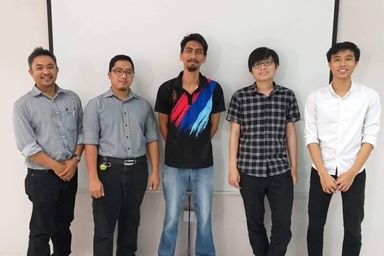 Sinh vien DH FPT so hoa viec quan ly kho tai Brunei bang phan mem hinh anh