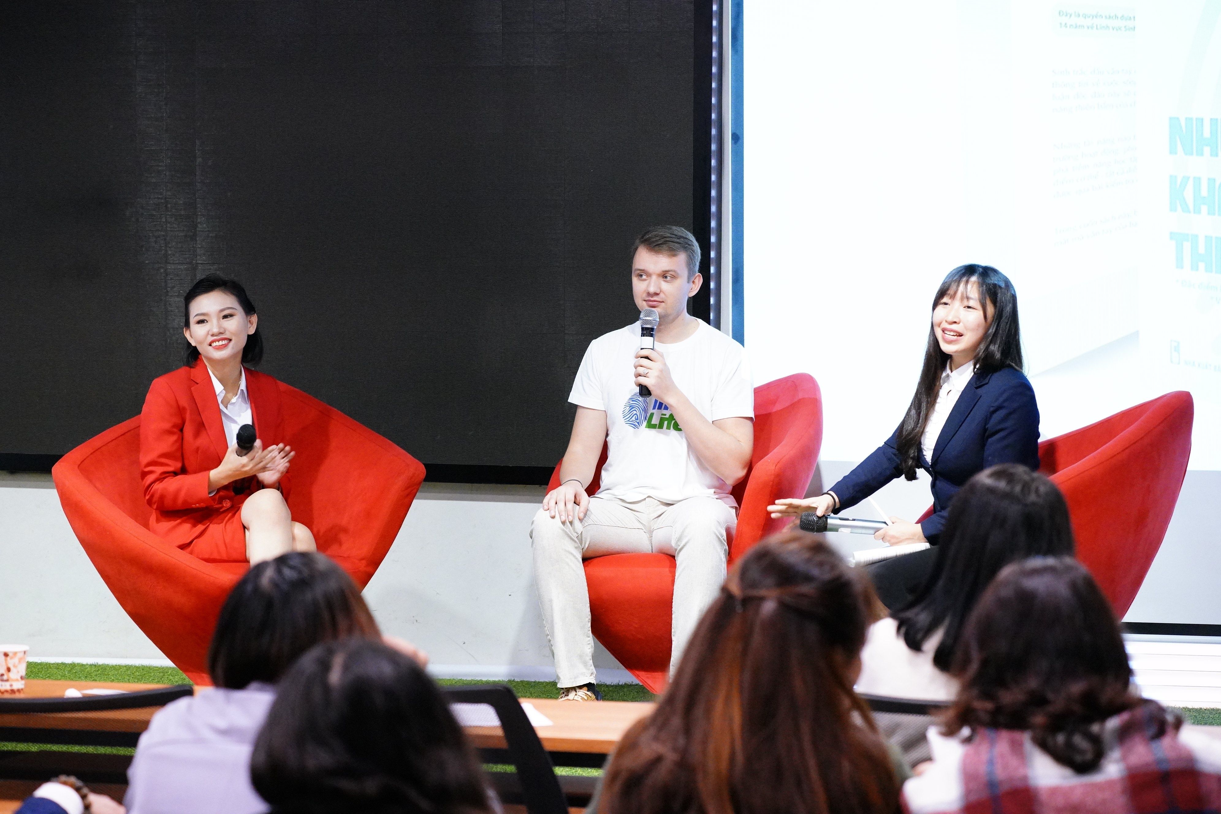 Nha sang lap sinh trac van tay Nga den Viet Nam hinh anh