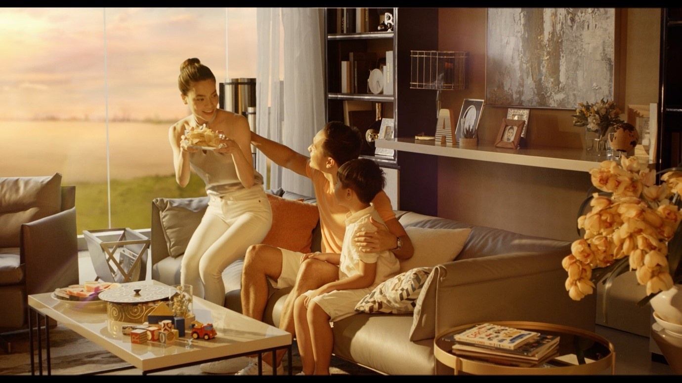 Video - 'Hanh phuc la day' cua Ho Ngoc Ha hinh anh