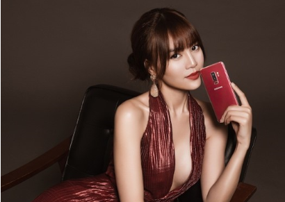 Lan Ngoc, Chau Bui, Thanh Hang cung ton vinh mau vang do tren MXH hinh anh