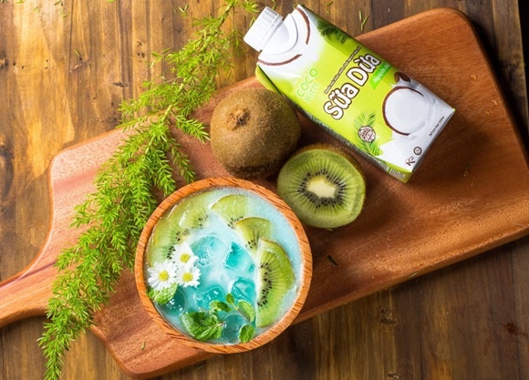 Thuc uong dinh duong tu sua dua hinh anh