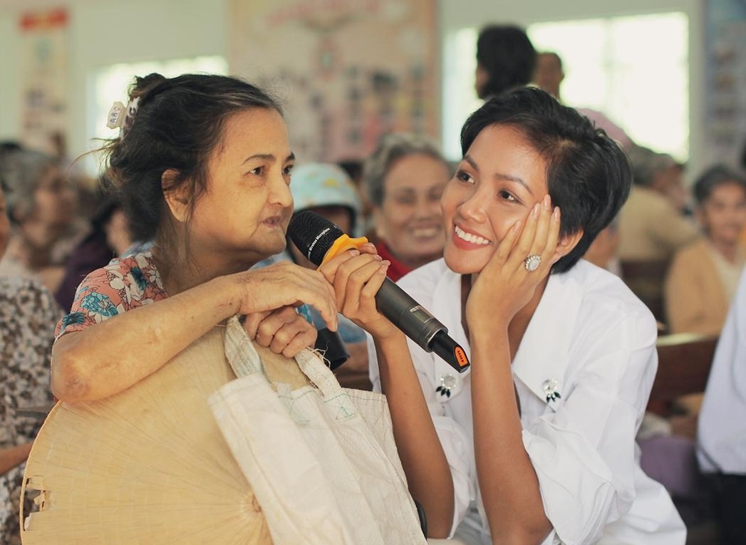 H'hen Nie va hanh trinh truyen cam hung qua cac hoat dong cong dong hinh anh