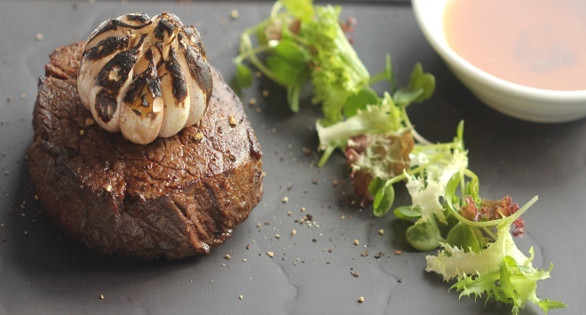 Thuong thuc than bo My u bo lanh tai nha hang Signature hinh anh