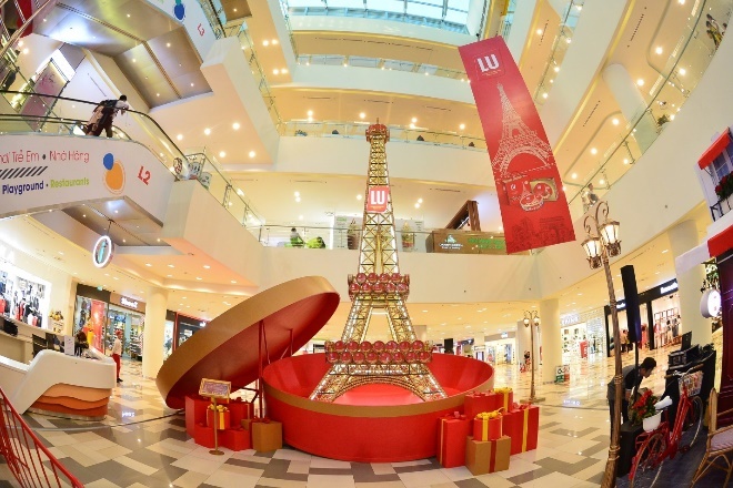 Nhan hang LU nhan ky luc 'Mo hinh thap Eiffel bang banh cao nhat VN' hinh anh