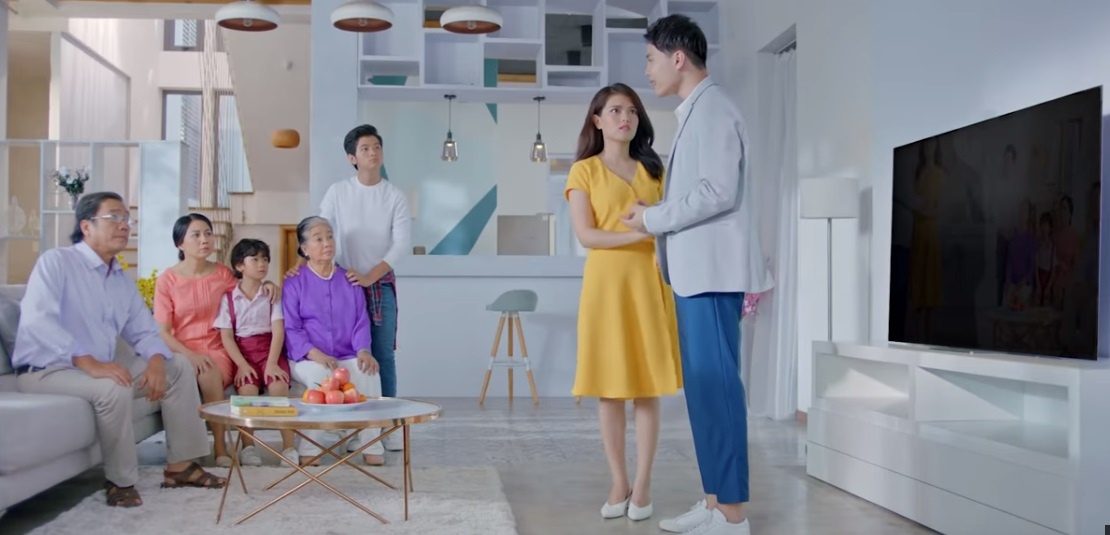 Video - Trinh Thang Binh ra mat gia dinh ban gai dip Tet hinh anh