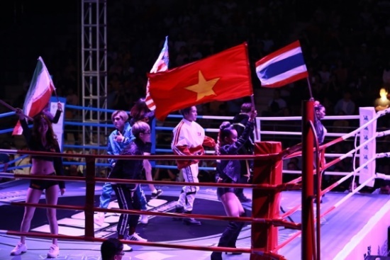 Man ket hop Muay Thai va am nhac underground doc dao hinh anh