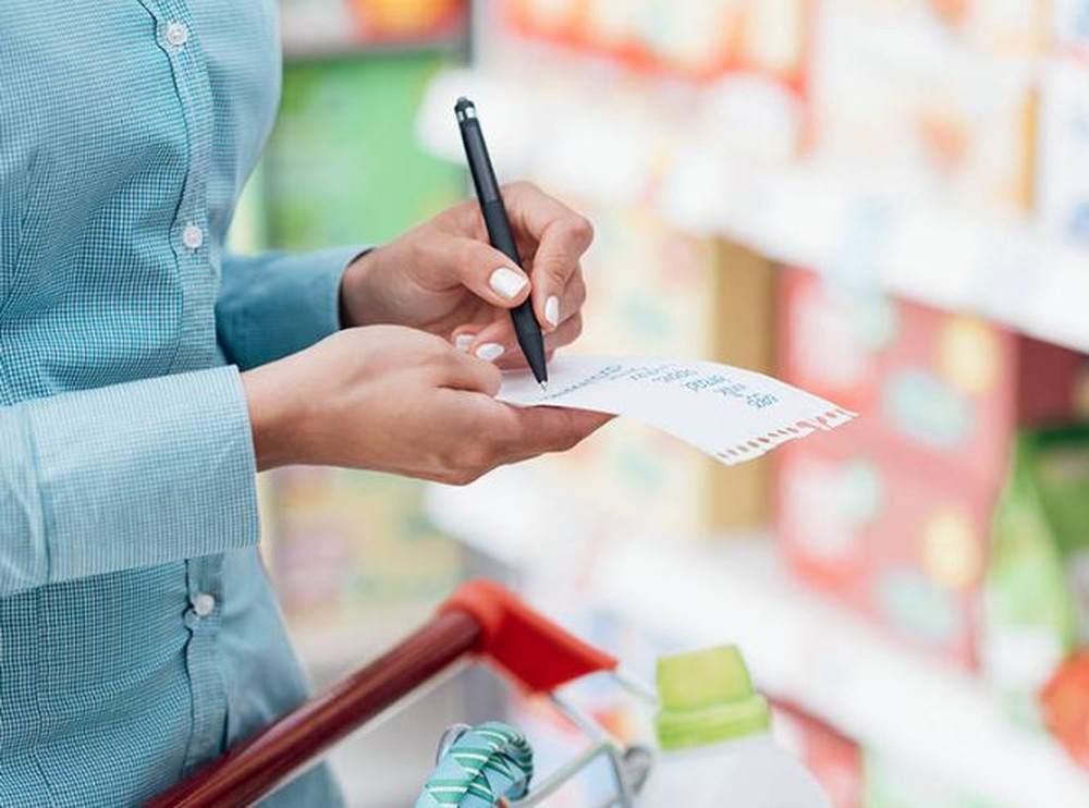 Bi quyet giup ba noi tro tiet kiem chi tieu dip cuoi nam hinh anh