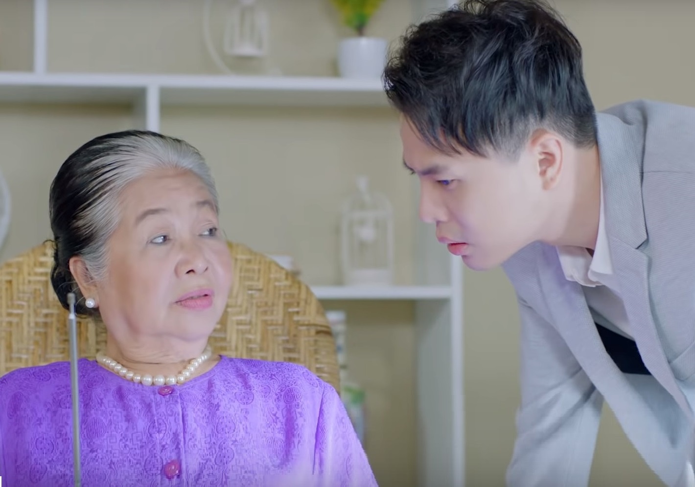 Trinh Thang Binh go roi chuyen giai tri ngay Tet cho gia dinh 3 the he hinh anh