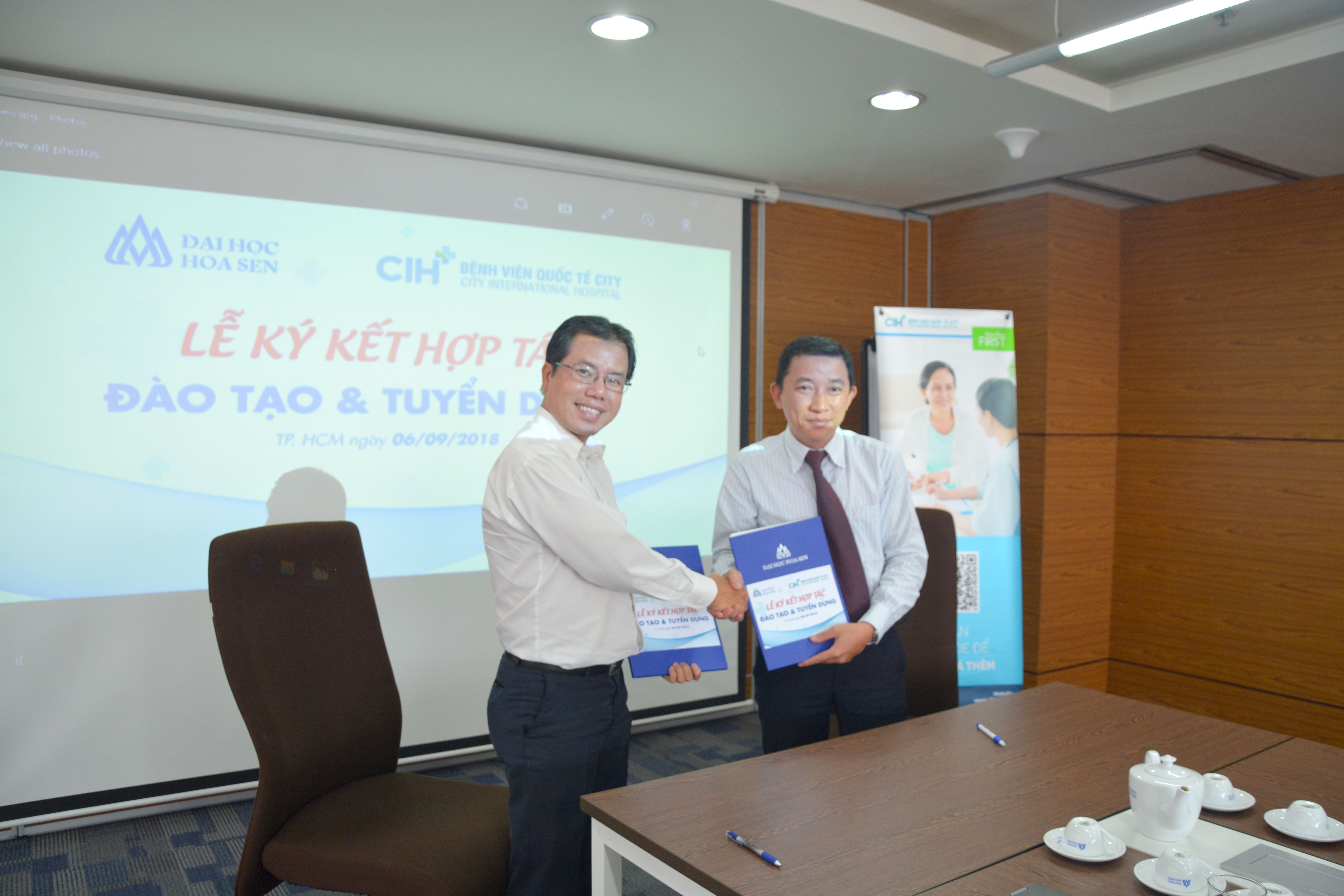 DH Hoa Sen,  thu ky y khoa anh 2