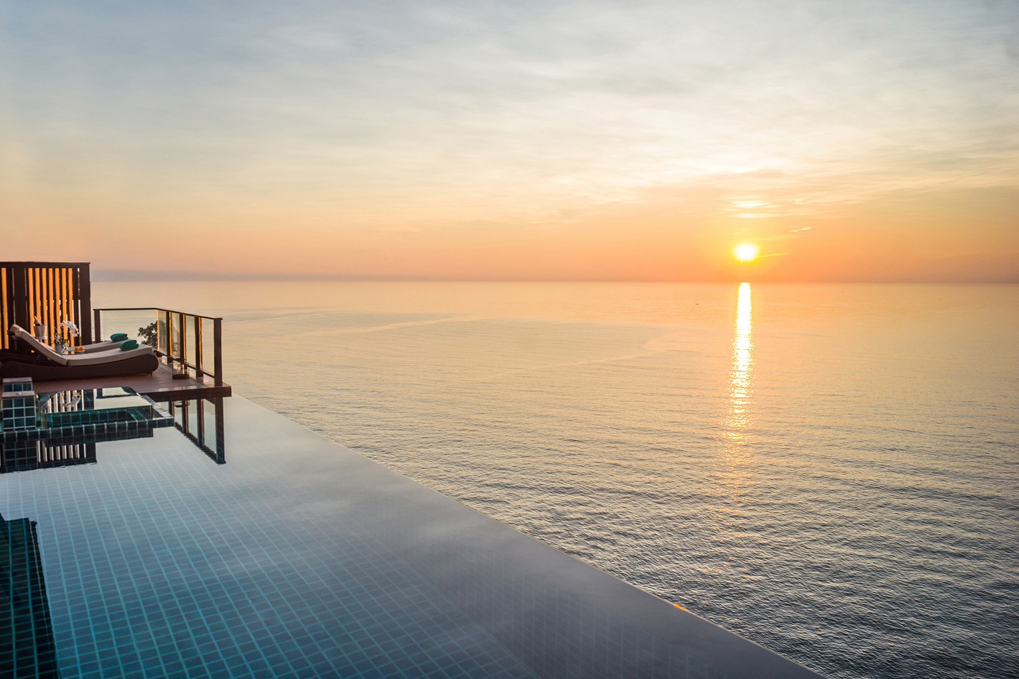 Can canh du an biet thu tua nui, huong bien tai vinh Lang Co hinh anh