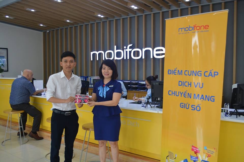 'Nap tien ngay, trung xe hay' khi chuyen mang sang MobiFone hinh anh