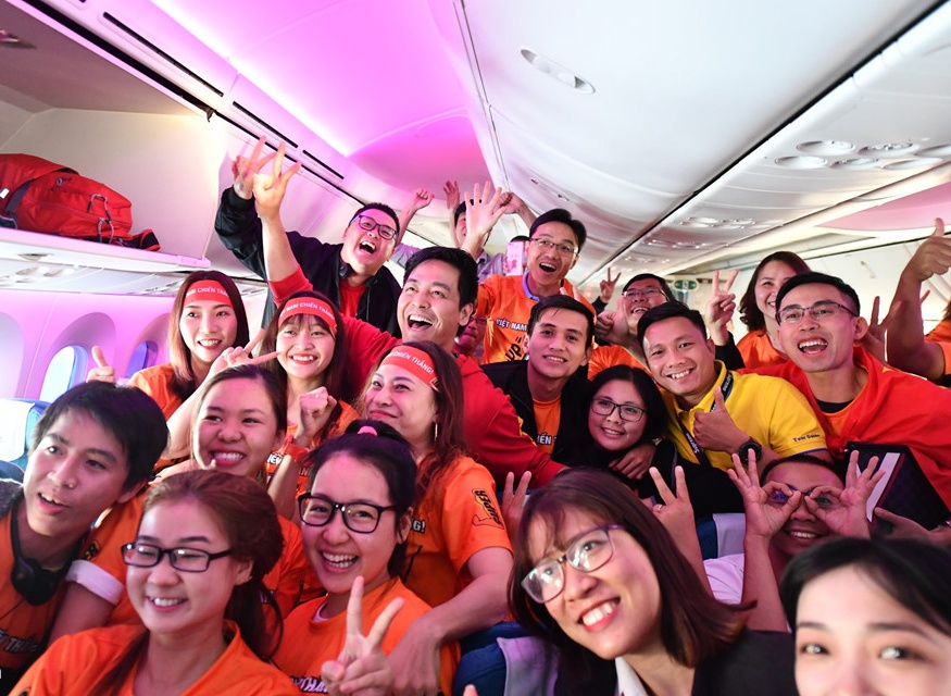 Hanh trinh tiep lua cho tuyen Viet Nam cua nhom 247 co dong vien hinh anh