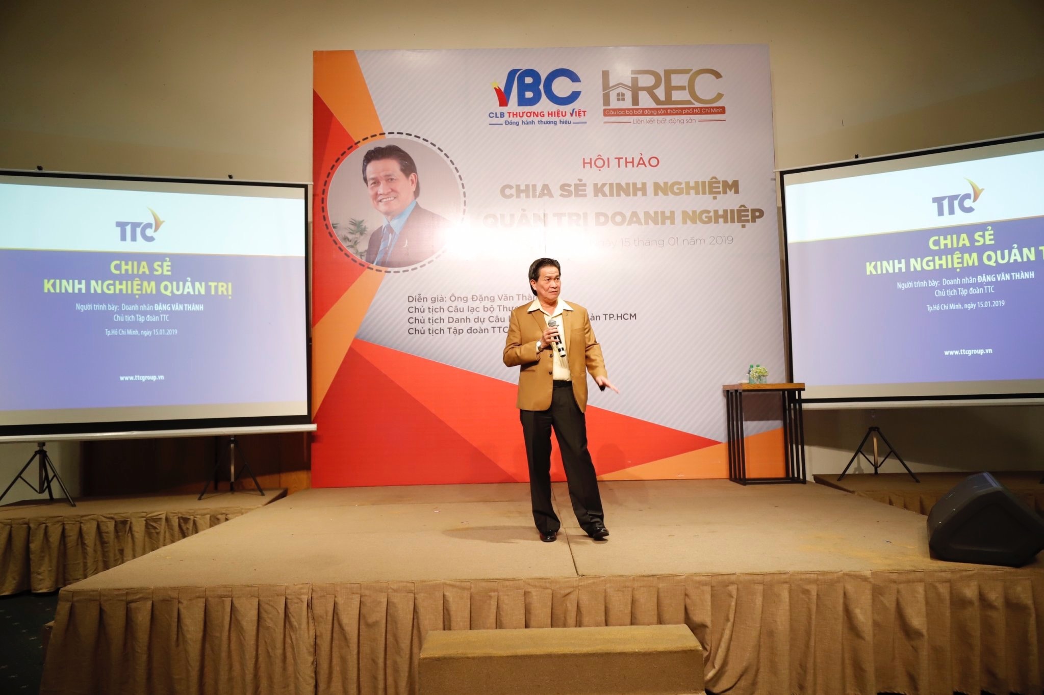 CLB Bất động sản TP.HCM, CLB Thương hiệu Việt ảnh 3 CLB Bat dong san TP.HCM, CLB Thuong hieu Viet anh 3