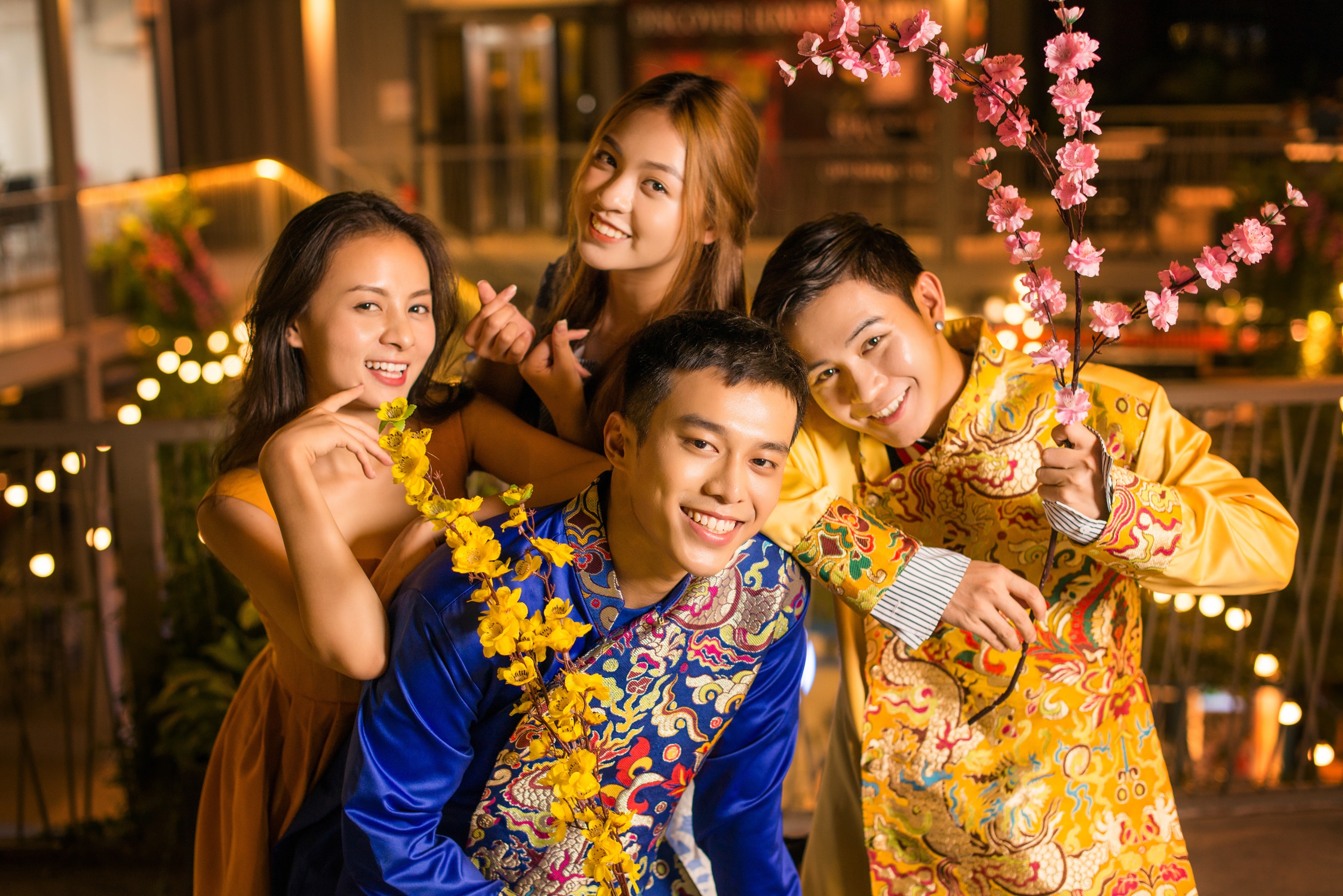 Nhung viec dan tro thanh phong tuc doc dao cua ngay Tet co truyen hinh anh