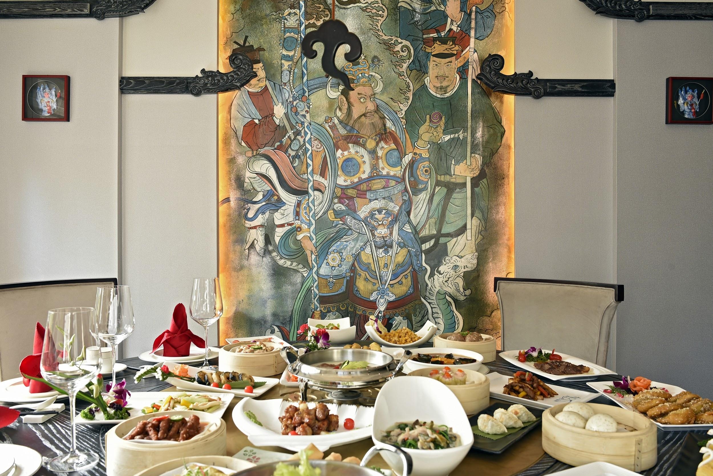 Khong gian am thuc dam chat Dien Hi cong luoc giua long Ha thanh hinh anh