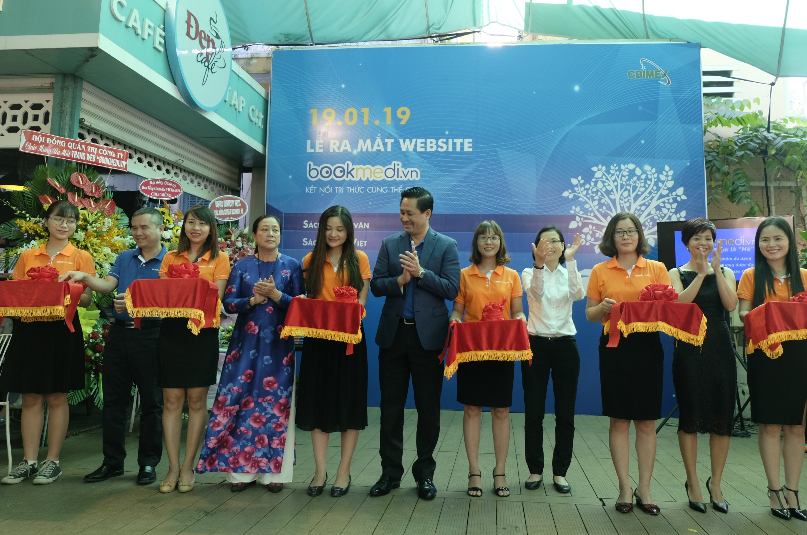 Ra mat website cung cap san pham van hoa va sach ngoai van bookmedi.vn hinh anh